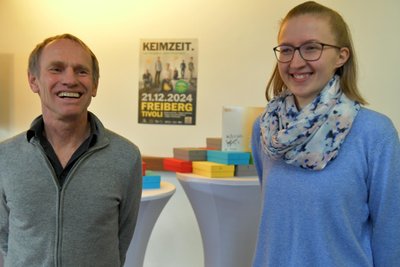 Freude aufs Konzert am Samstag im Tivoli Freiberg: Norbert Leisegang, Sänger von Keimzeit, und Caecilia Lucius aus Obergruna, Stadt Großschirma.