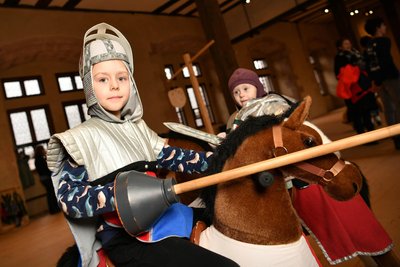 Sich wie ein Ritter fühlen kann man sich auf Schloss Rochlitz.