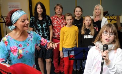 Leiterin Annett Illig startet mit Mitgliedern des Musiktheaters Rabenschnabl nach den Herbstferien mit den Proben für eine neue Inszenierung. 