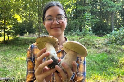 Selina Henker aus Kleinschirma freute sich über zwei prächtige Steinpilze.