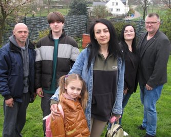 Ivan, Rostyk, Melissa und Iuliia (v. l.) sind bei Natalie und Mario Beck untergekommen. Die Familien kennen sich seit einigen Jahren. 
