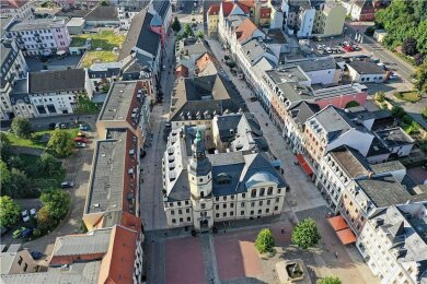 Die Erneuerung der Fußgängerzone am Marktplatz in Crimmitschau geht weiter. 