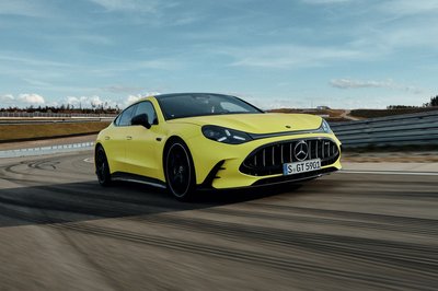 Zehn Minuten laden, dann weiterfahren: AMG verspricht dank 800-Volt-Technik und bis zu 600 kW Ladeleistung mehr als 460 Kilometer Reichweite nach so einer kurzen Pause.