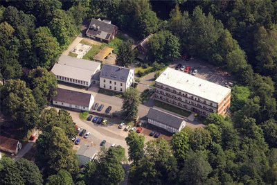 Das Archivbild zeigt einen Teil des Pulvermühlenareals an der Freiberger Mulde, auf dem die FKF eine jahrhundertealte Tradition fortsetzt.