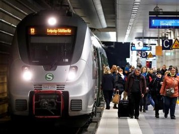 Eine Initiative fordert die Wiederaufnahme der Bahnverbindung Plauen-Leipzig.