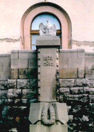 Das Denkmal für den Deutsch-Französischen Krieg stand bis 2013 am Alten Amtsgericht.