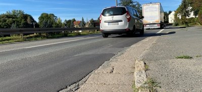 Ab Dienstagnachmittag ist Gablenz dicht. Dann beseitigen die Bauleute die Schäden, bringen die Straßenentwässerung in Ordnung. 