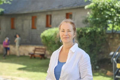 Restauratorin Katharina Hummitzsch hat vier Wochen Zeit, den Schrein zu konservieren, eventuell ästhetische Anpassungen vorzunehmen und ihn wissenschaftlich zu untersuchen.
