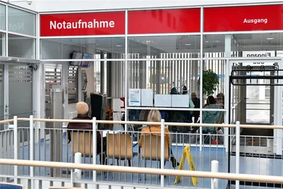 Bei allergischen Reaktionen auf einen Wespenstich rät Notfallmediziner Dr. Andreas Fichtner, die Notaufnahme aufzusuchen. Im Bild die Freiberger Abteilung.