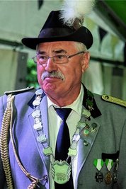 Egbert Liebold als Schützenkönig des Jahres 2013 in Hainichen. 