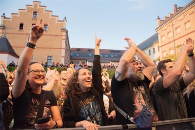 Im Juli feierten die Besucher die Metal-Band Blind Guardian auf Schloss Voigtsberg.