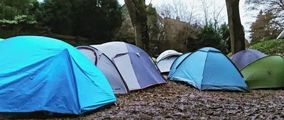 Zelte während der Proteste in Lützerath. Ihr Gesicht will die Plauenerin Caro nicht zeigen: "Mir geht es um die Sache." 