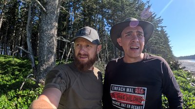 Auch der Chef ist wieder mit dabei: Format-Erfinder Fritz Meinecke (links) geht in Staffel 3 von "7 vs. Wild" gemeinsam mit Youtuber Survival Mattin an den Start, um im von den Teilnehmenden selbst per Kamera dokumentierten Überlebenskampf in der diesmal kanadischen Wildnis zu bestehen. 