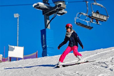 Solche Tage in der Skiwelt lieben die Wintersportfreunde: Blauer Himmel, Sonnenschein und eine gute Schneeunterlage.