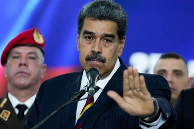 Unter Präsident Nicolás Maduro hat sich die Lage in Venezuela weiter verschlechtert. Nun sieht sich das Land auch noch mit Militärschlägen der USA konfrontiert.