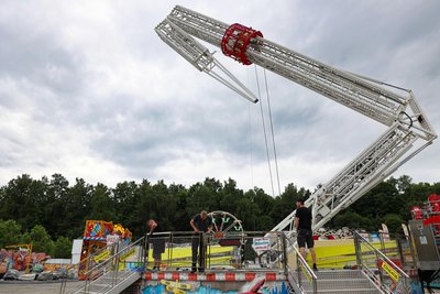 Imposante Maße: Der Riesenkettenflieger ist 40 Meter hoch und bietet 24 Personen Platz.