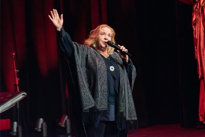 Kathy Kelly sang auch einige Songs aus den erfolgreichen Zeiten der Kelly Family.