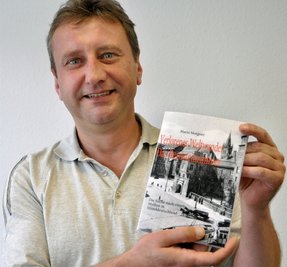 
              <p class="artikelinhalt">"Verlorenes Weltwunder - Bernsteinzimmer: Die Suche nach einem Mythos in Mitteldeutschland" heißt das Buch von Mario Morgner.  </p>
            