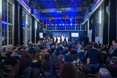 Thema: "Chemnitz - Deine Rechten: Wie geht die Kulturhauptstadt mit Störfeuern um?". Der Saal war voll. 