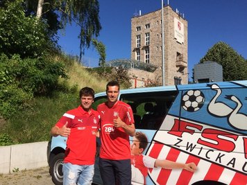 Torsten Ziegner (Cheftrainer) mit Neuzugang Ronny König.