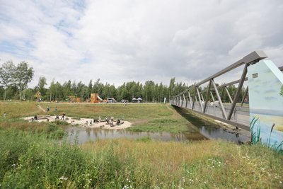 Der neue Stadtteilpark am Pleißenbach ist ein guter Ausflugsort für Familien.