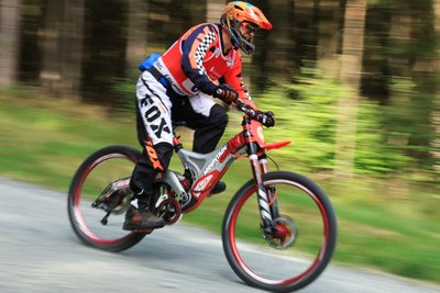 Auch Downhill-Legende Hans-Jürgen Wurlitzer war voriges Jahr in Oelsnitz dabei. Diesmal wieder?