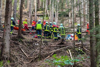 Eine Rettungsübung hat es am Dienstag im Wald bei Bockau gegeben.