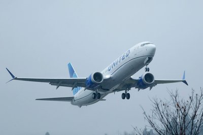 Passagierflugzeug muss nach Sicherheitsvorfall zwischenlanden. (Archivbild)