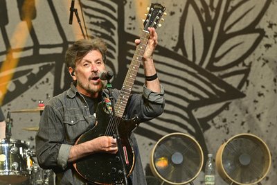 Bandmitgründer, Sänger und Frontmann Eric Bazilian.