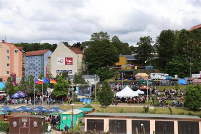 Der Platz Gemeinsame Mitte war zentraler Punkt des Sächsisch-Böhmischen Bierfestes.