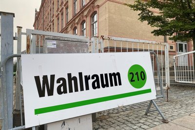 Wie die anderen Wahllokale in Sachsen auch, öffnet der Wahlraum 210 im Haus Dürer des Schollgymnasiums Freiberg am 1. September punkt 8 Uhr.