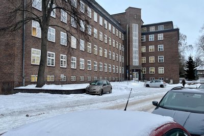 Vor dem Landgericht Chemnitz ist ein Mann wegen des sexuellen Missbrauchs von Kindern angeklagt.