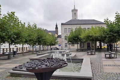 Auf dem Fürstenplatz in Schneeberg wurde der mutmaßliche Täter wiedererkannt.