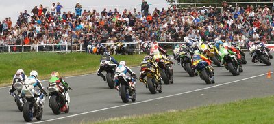 Die Internationale Deutsche Motorradmeisterschaft lockte in Schleiz in den Jahren vor Corona immer viele Zuschauer an. Auch an diesem Wochenende sollen die Tribünen wieder voll werden. 