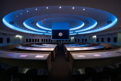 Eine Runde Sitzungssaal gefällig? Geht alles im Museum Portail des Nations in Genf.