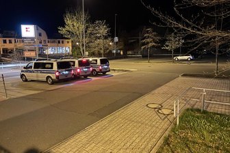 150 Menschen feiern auf Marktplatz: Polizei ermittelt zu verbotener Versammlung in Schwarzenberg -