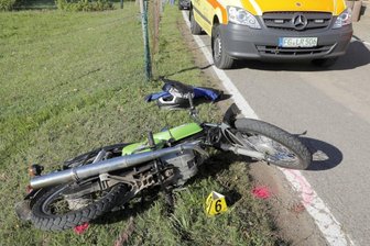 16-jähriger Simson-Fahrer stirbt bei Zusammenstoß mit Traktor -