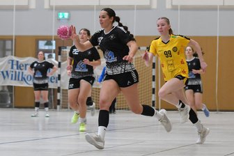 16 Treffer in einem Spiel: Weißenborner Kapitänin dreht auf - In der aktuellen Torschützenliste der Oberliga ist die Weißenbornerin Julia Kiulies mit insgesamt 162 Treffern auf dem 2. Rang zu finden.
