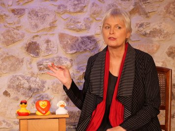 Ellen Schaller in ihrem Elke-Heidenreich-Abend "Ab morgen wird alles anders".