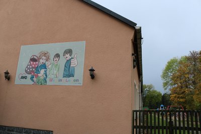 Kitaplätze in Johanngeorgenstadt, hier die Kita "Weg ins Leben", werden für Eltern 2025 nicht teurer.