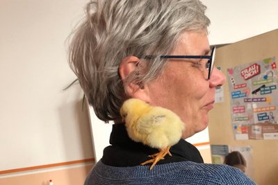 Auch Englischlehrerin Barbara Dreyer gehörte zu den glücklichen Besuchern im Bio-Kreißsaal.