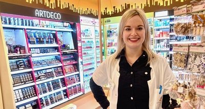 Theresa Noll aus Zwönitz ist Filialleiterin im neuen DM-Markt. 