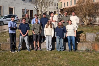 Foto-Shooting am Veranstaltungsort – hier im Garten der Landeskirchlichen Gemeinschaft an der Reichenbacher Kirchgasse.