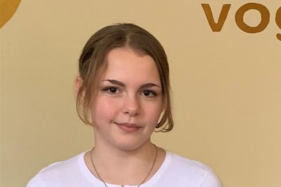 Emilia-Jolie vom Futurum-Gymnasium Mylau hat das Oktoberblatt des Kalenders gestaltet.