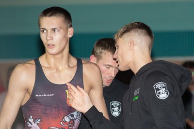Vor dem Kampf bekam Erik Wagner (links) noch letzte Tipps von seinem Bruder Mark.