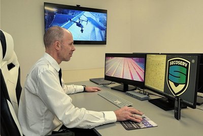 Vom Computer aus könnte Mitarbeiter Steve Steininger künftig den Drohneneinsatz überwachen.