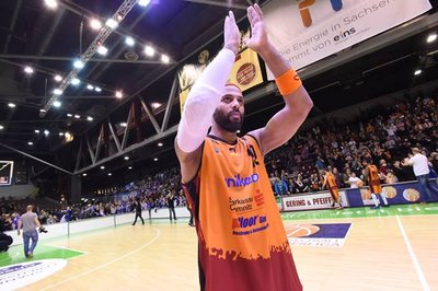 Robert Cardenas will nach dem "Erlebnis" vor mehr als 5200 Zuschauern diese Saison noch einmal in der Chemnitz-Arena spielen.