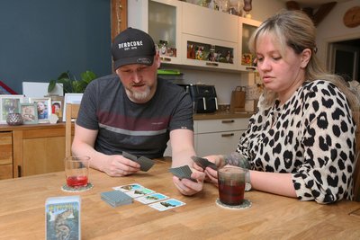 Ronny und Mary-Ann Dannler spielen jeden Tag eine Runde. Meist sind auch ihre beiden Kinder mit von der Partie.
