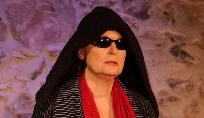 Ellen Schaller in ihrem Elke-Heidenreich-Abend "Ab morgen wird alles anders".