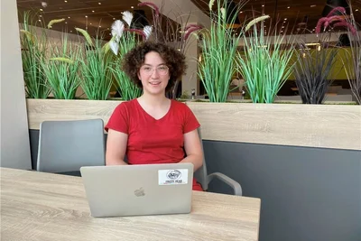 Marla Schönecke studiert Psychologie im Master. Sie würde gern vom Bundeskanzler wissen, wie er das Gesundheitssystem stärken will.